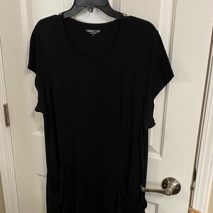 Coldwater Creek Black Short-Sleeve Tunic with Pockets